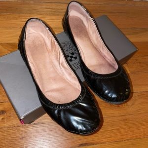 Vince Camuto Black Ballet Flats